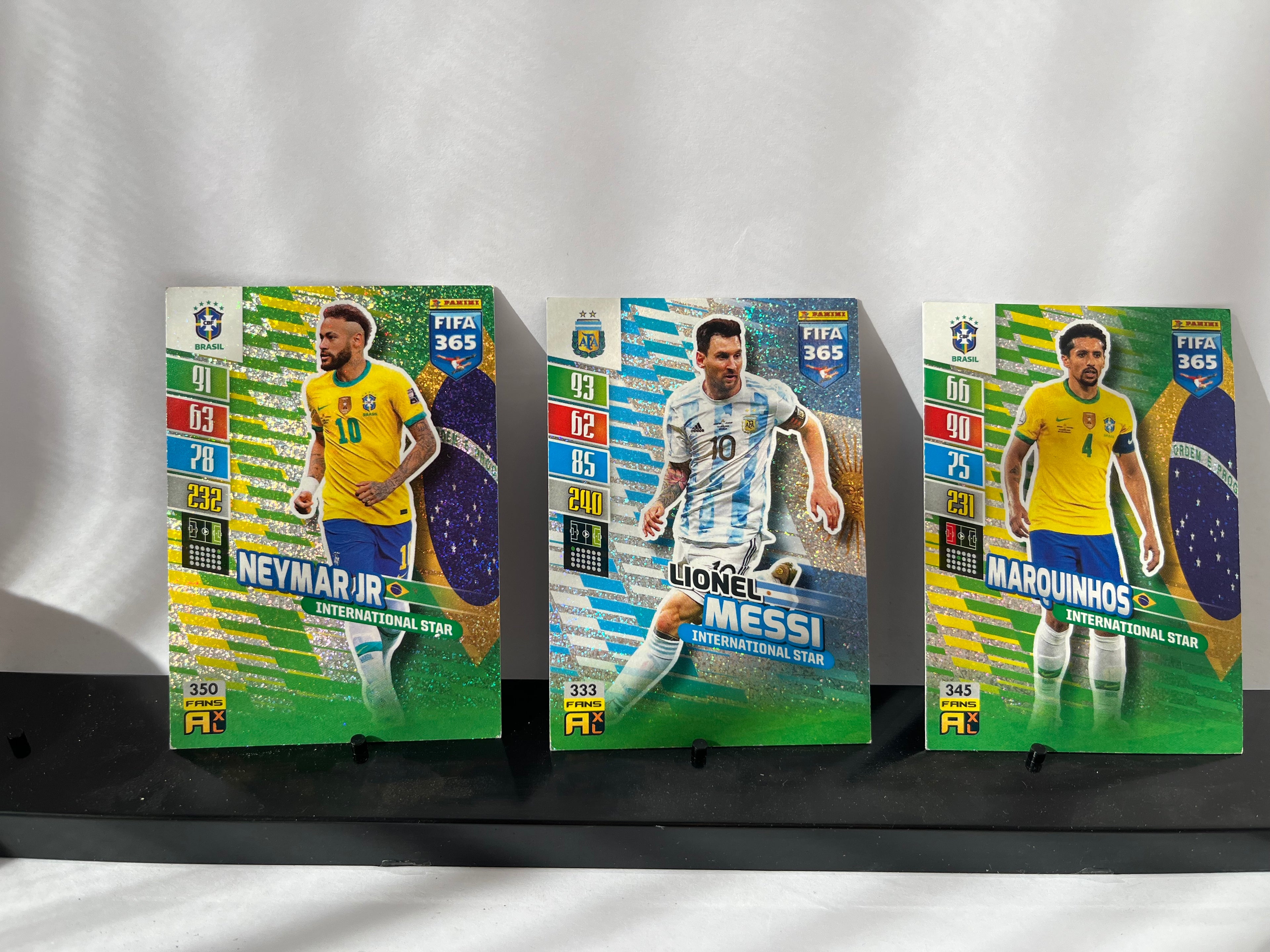 Neymar. Jr, Lionel Messi ve Marquinhos kartları